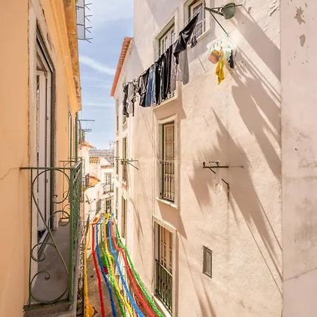 Guestready - Homely Base Near Castle 아파트 *